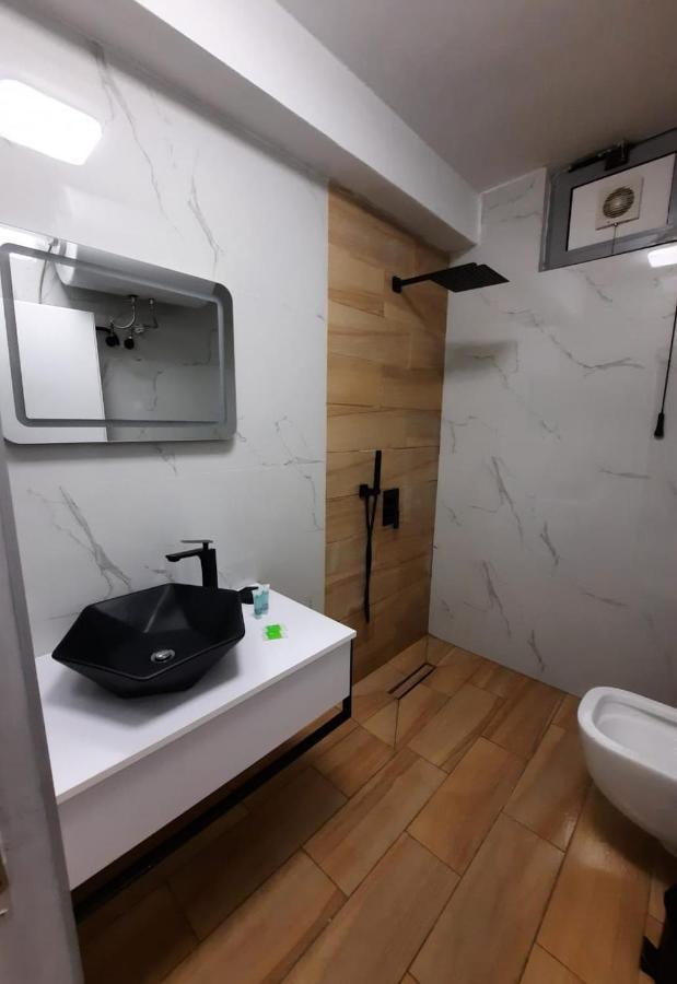 Modern Apartment Korca 3 Εξωτερικό φωτογραφία